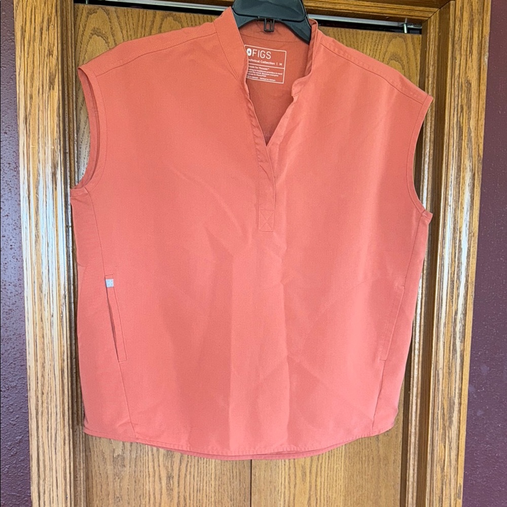 Figs Scrub top size M